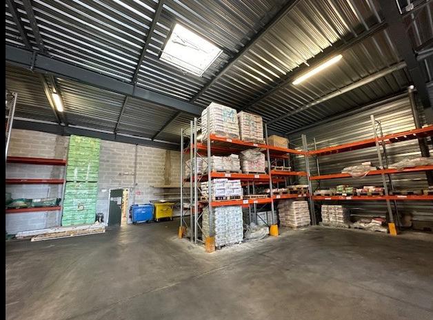 À vendre ou à louer – Entrepôt de 1 427 m² à Vedène – Vaucluse (84)