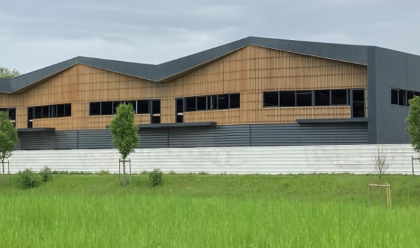 A vendre ou à louer, jusqu&rsquo;à 2 623 m² de locaux d&rsquo;activités à Sénart – Île-de-France