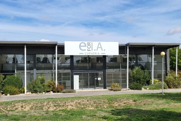 À vendre ou à louer – Local d’activités de 2 059 m² à Pamiers – Ariège (09)