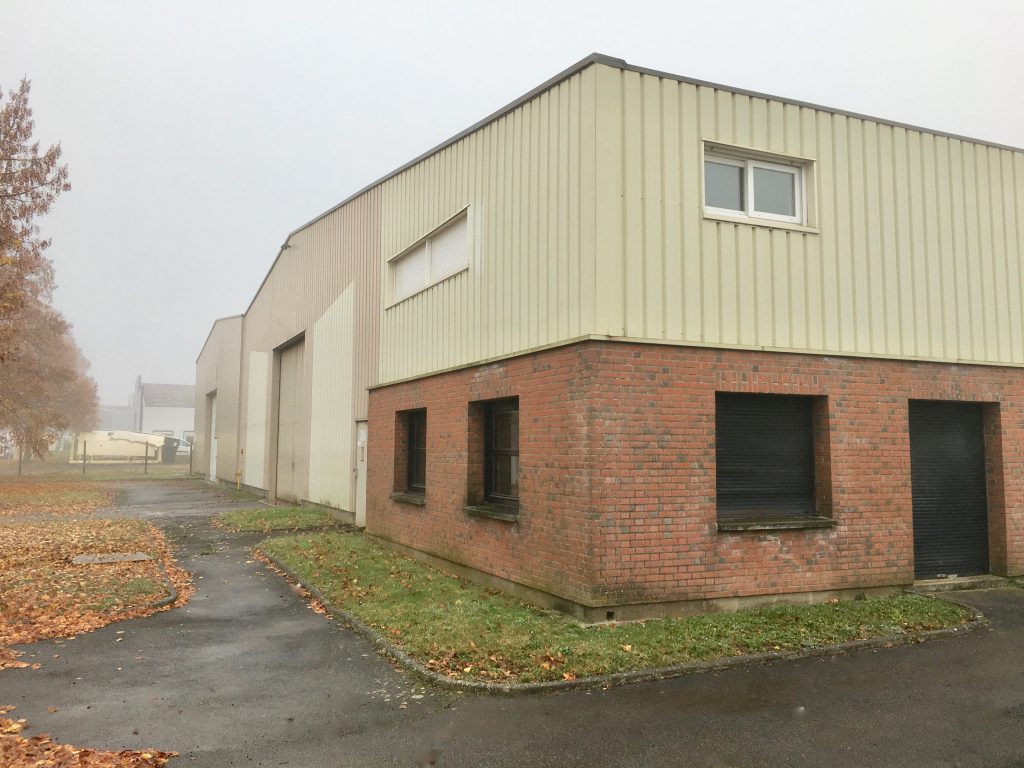 À vendre ou à louer – Local Industriel de 2 286 m² à Amiens