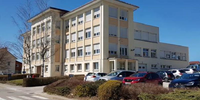 À vendre ou à louer – Local Industriel de 3500 m² à la Frontière Suisse – Bourgogne-Franche-Comté