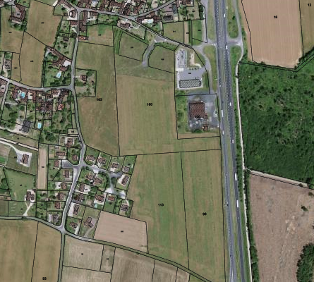 À vendre – Terrain divisible de 80 000 m² à Courcôme