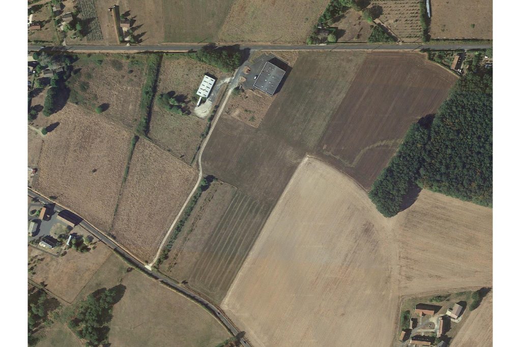 À vendre – Terrain industriel de 10 000 à 18 000 m² à St Georges sur la Prée- Cher (18)