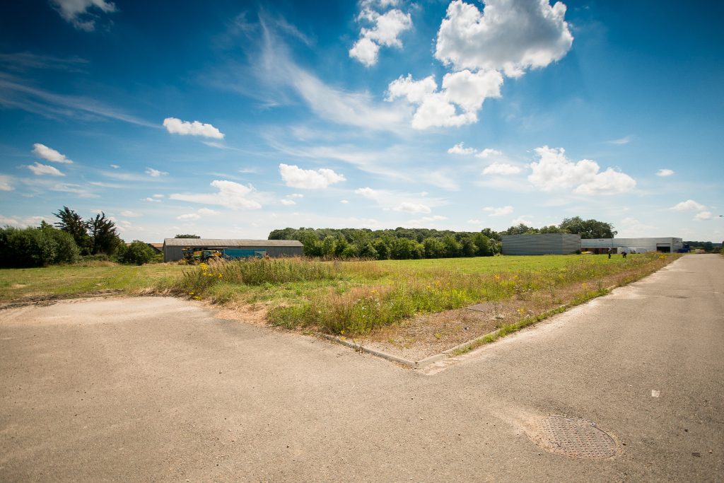 À vendre – Terrain industriel de 10 000 m² à Champrond-en-Gâtine – Eure-et-Loir (28)