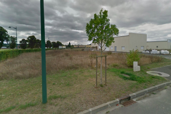 À vendre – Terrain industriel de 1200 m² à Faverolles- Eure-et-Loir (28)