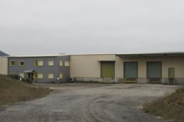 Achat d&rsquo;entrepôts avec chambres froides et terrain constructible
