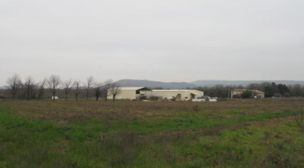Achat d&rsquo;entrepôts avec chambres froides et terrain constructible