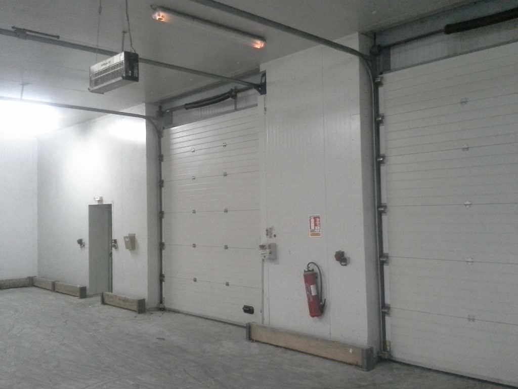 Achat d&rsquo;entrepôts avec chambres froides et terrain constructible
