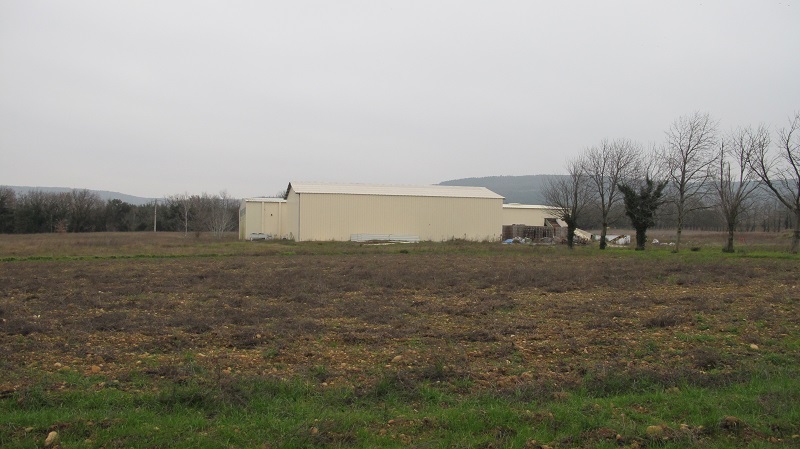Achat d&rsquo;entrepôts avec chambres froides et terrain constructible