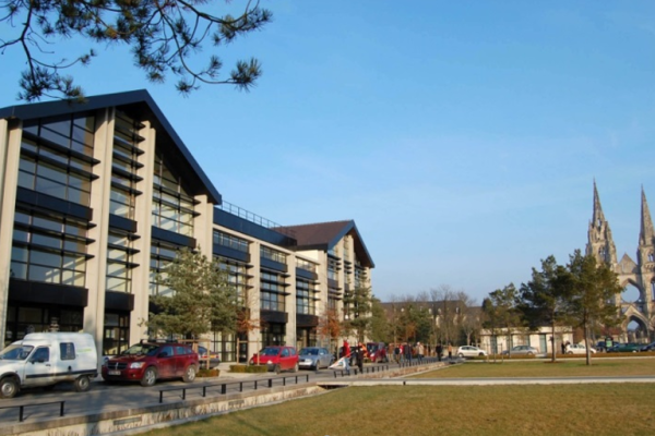 Achat / Location bureaux Picardie – 1400 m² – Soissons (02)