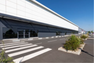 Bâtiment industriel de 3 621 m² à vendre – Neuville-de-Poitou, proche de Poitiers (86)