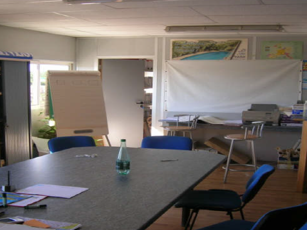Bâtiment industriel de 5070 m² à vendre près de Saint-Cyr / Poitiers Nord
