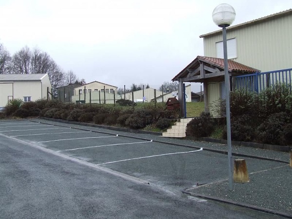 Bâtiment industriel ou artisanal de 200 m² à vendre – Eyzerac