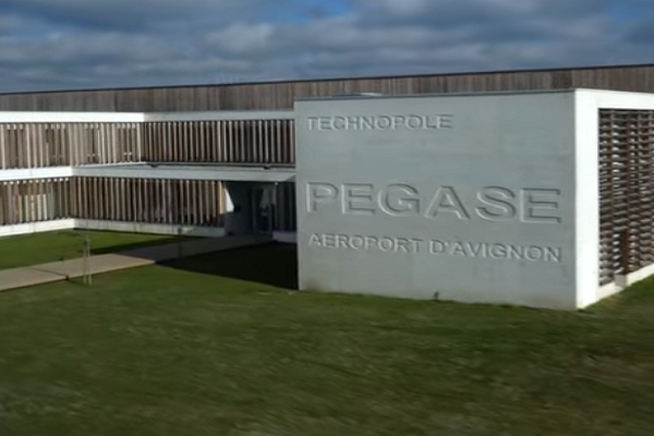 Bureaux à louer en pépinière d&rsquo;entreprises aéronautique – Avignon / Provence