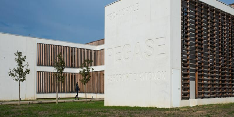 Bureaux à louer en pépinière d&rsquo;entreprises aéronautique – Avignon / Provence