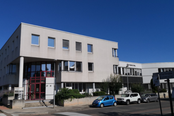 Bureaux de 374 m² divisibles à vendre – Roanne