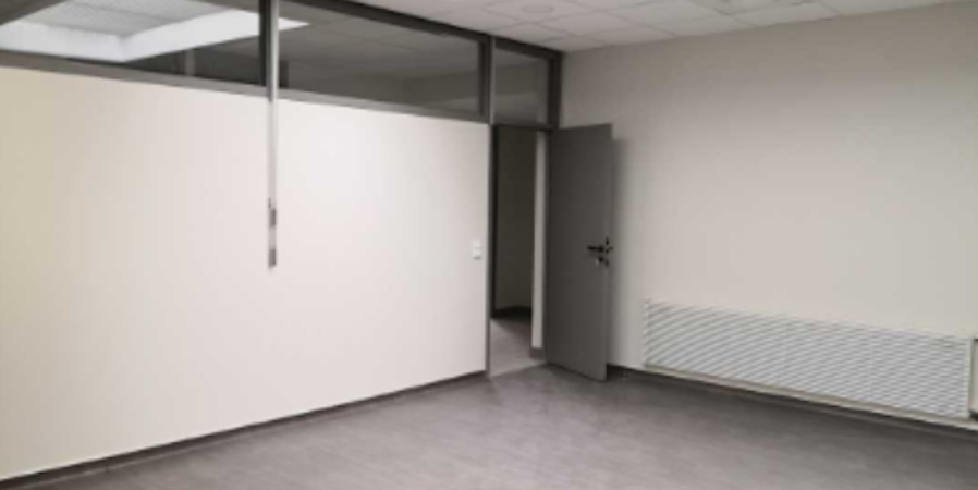 Bureaux de 374 m² divisibles à vendre – Roanne