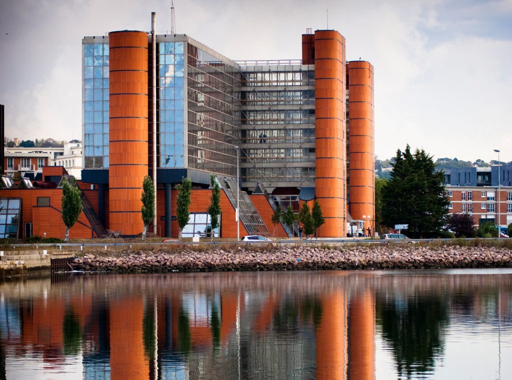 Bureaux open-space et plateaux tertiaires au Havre