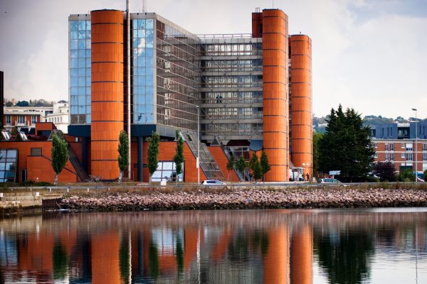 Bureaux open-space et plateaux tertiaires au Havre