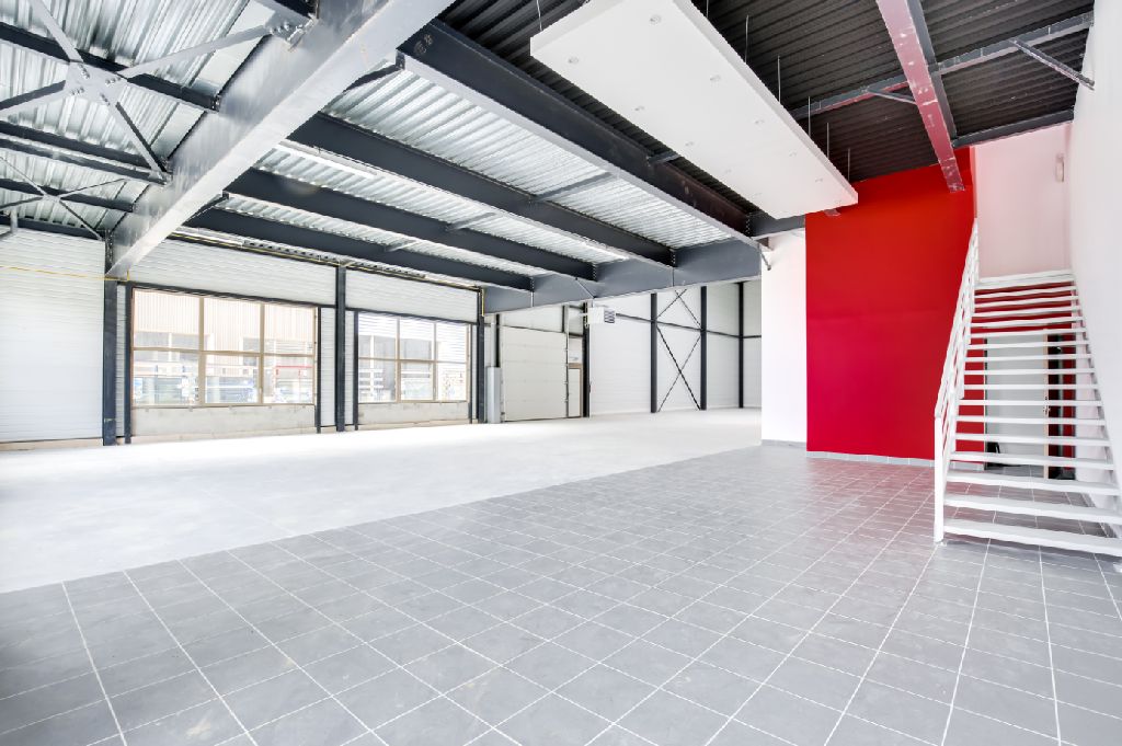 Entrepôt à louer – 445 à 1 780 m² proche de Paris – Essonne