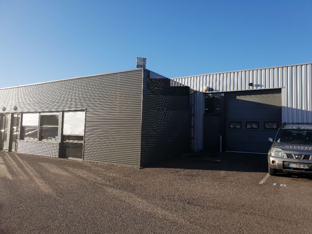 Entrepôt à louer à Lyon – 350 m² – Lyon Nord