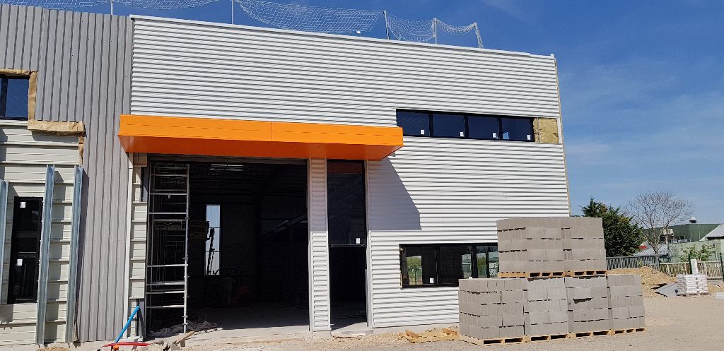 Entrepôt à vendre de 1 703 m² à Corbas – Lyon Sud