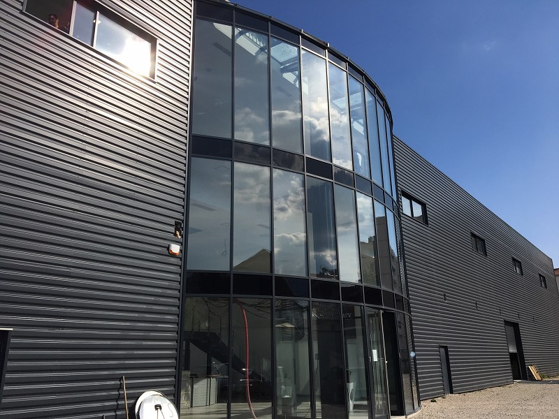 Entrepôt à vendre de 2 400 m² en périphérie immédiate de Lyon