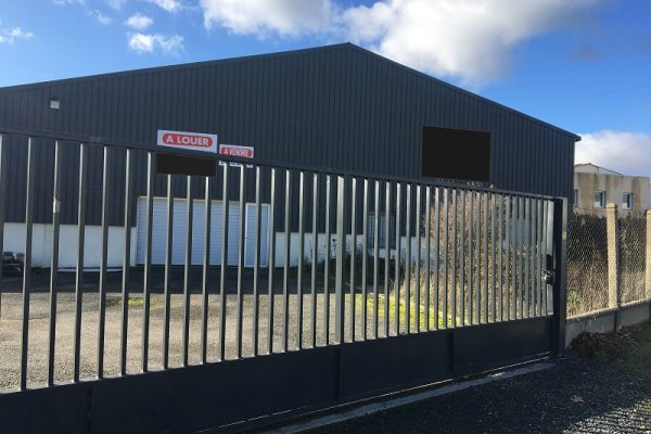 Entrepôt à vendre de 300 à 1 500 m² au Nord de Lyon