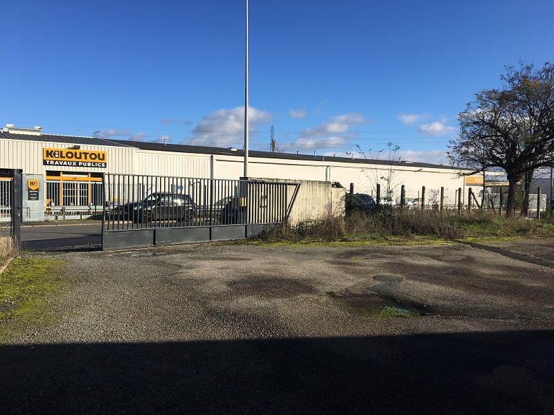 Entrepôt à vendre de 300 à 1 500 m² au Nord de Lyon