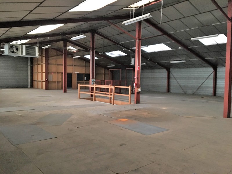Entrepôt à vendre de 300 à 1 500 m² au Nord de Lyon
