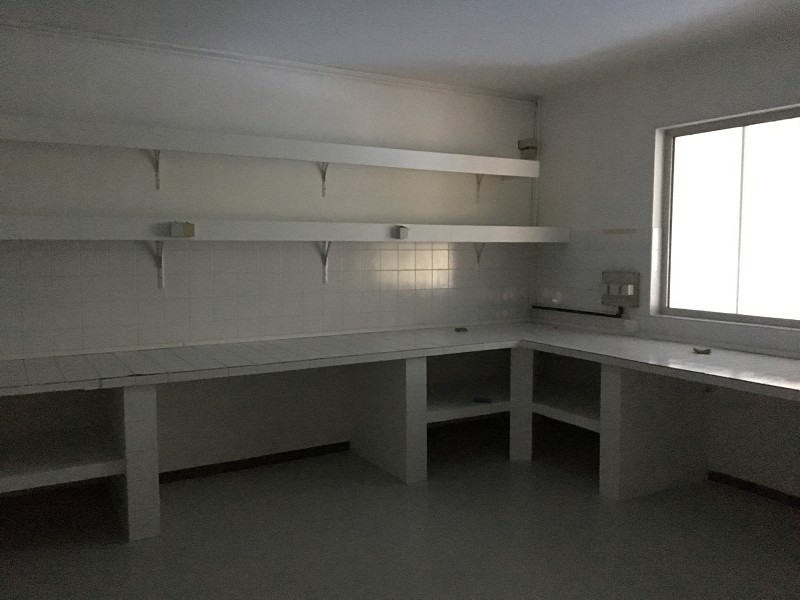 Entrepôt à vendre de 300 à 1 500 m² au Nord de Lyon