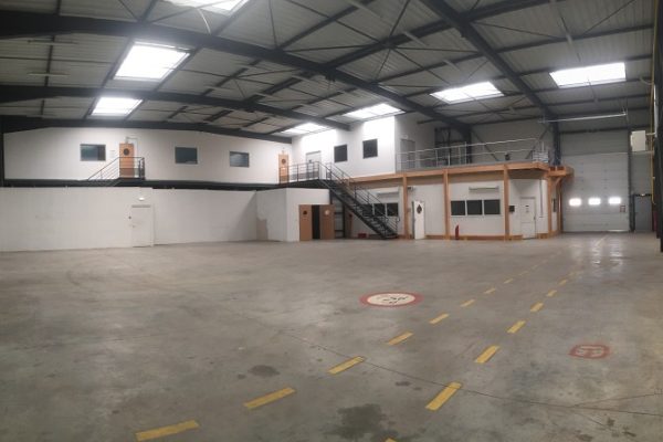 Entrepôt à vendre de plus de 700 m² au Sud de Lyon