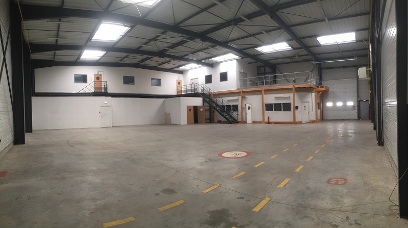 Entrepôt à vendre de plus de 700 m² au Sud de Lyon