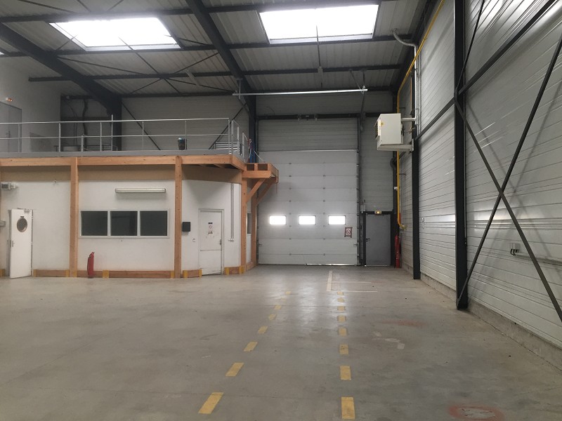 Entrepôt à vendre de plus de 700 m² au Sud de Lyon