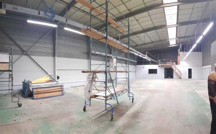 Entrepôt à vendre – Meaux / Île-de-France – 1020 m²