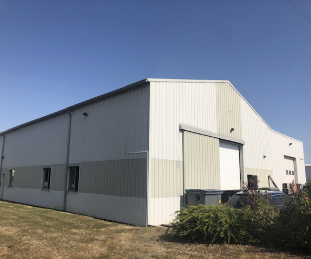 Entrepôt d&rsquo;une surface de 700 m² à vendre au sud de la Bourgogne
