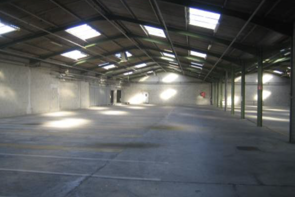 Entrepôt d&rsquo;une surface de 9 600 m² à vendre à Torcy (71)
