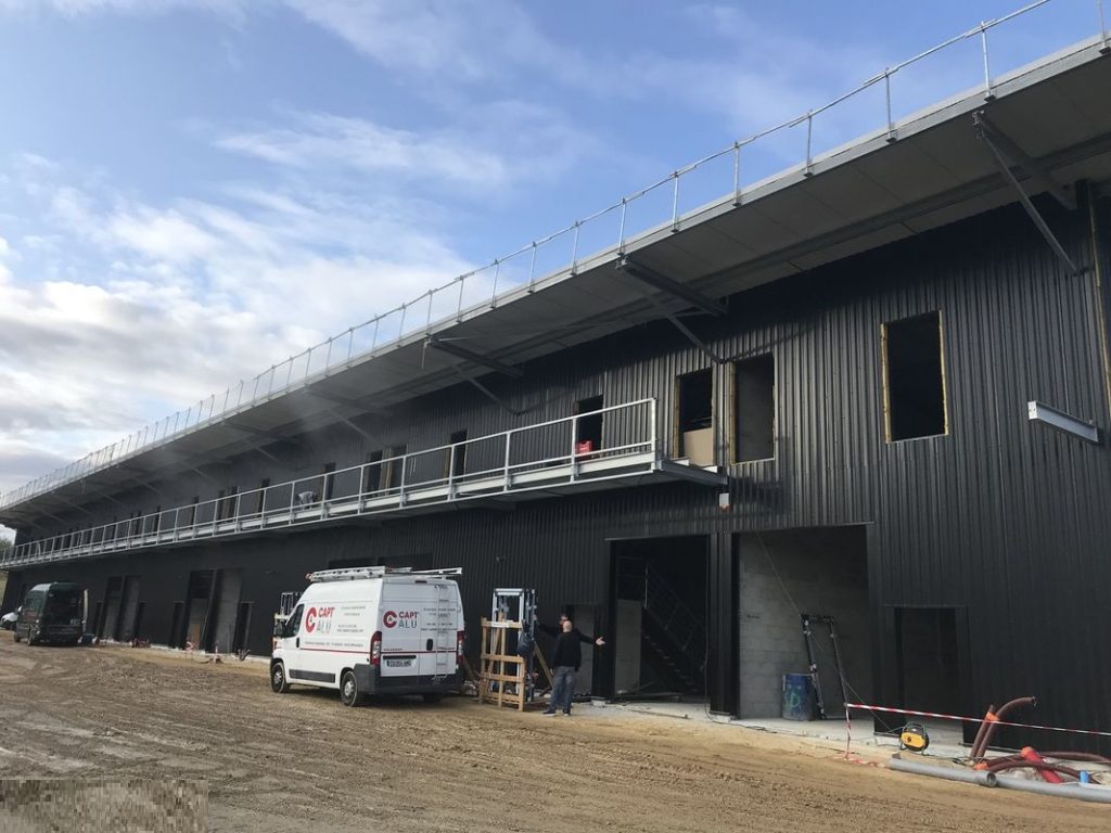 Entrepôt de 1 000 m² à la location en périphérie de Bordeaux – Pompignac