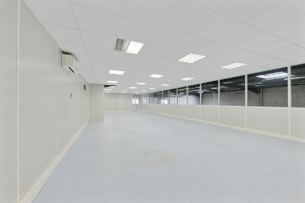 Entrepôt de 1 210 à 4 030 m² à la location proche de Paris – Essonne