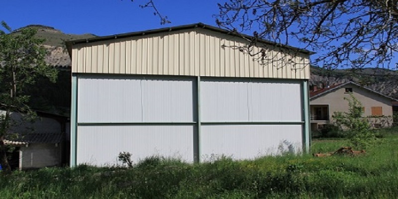 Entrepôt de 180 m² à louer/vendre – Gap Ouest/Hautes-Alpes