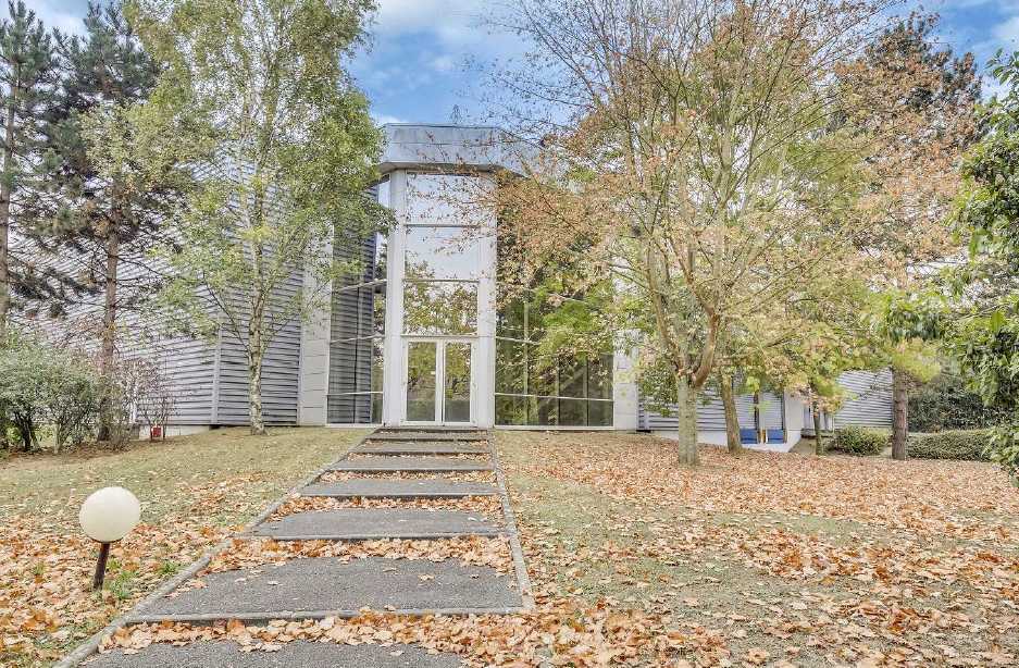Entrepôt de 2 400 m² à louer proche de Paris – Essonne