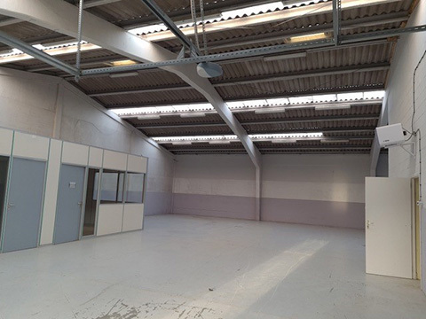 Entrepôt de 320 m² à louer – Calais (62)
