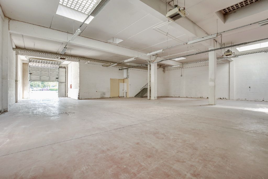 Entrepôt de 725 à 3 300 m² à louer proche de Paris – Essonne