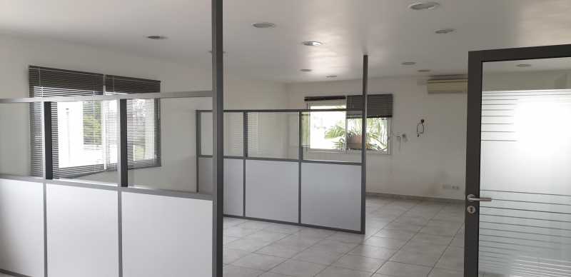 Entrepôt et bureaux en location à Perpignan – entre 100 et 390 m²