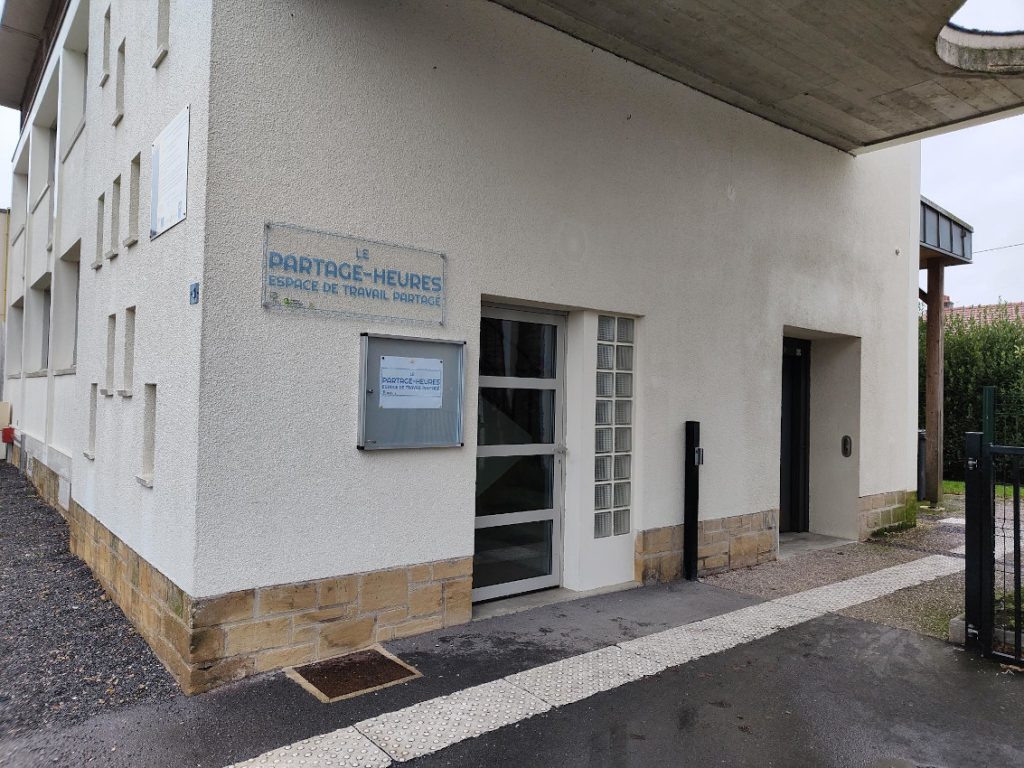 Espace de coworking à louer à Vouziers, au sein de la communauté de communes de l’Argonne Ardennaise.
