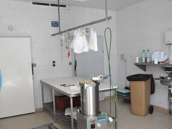 Laboratoire de 320 m² à vendre – La Tour-Blanche (24)