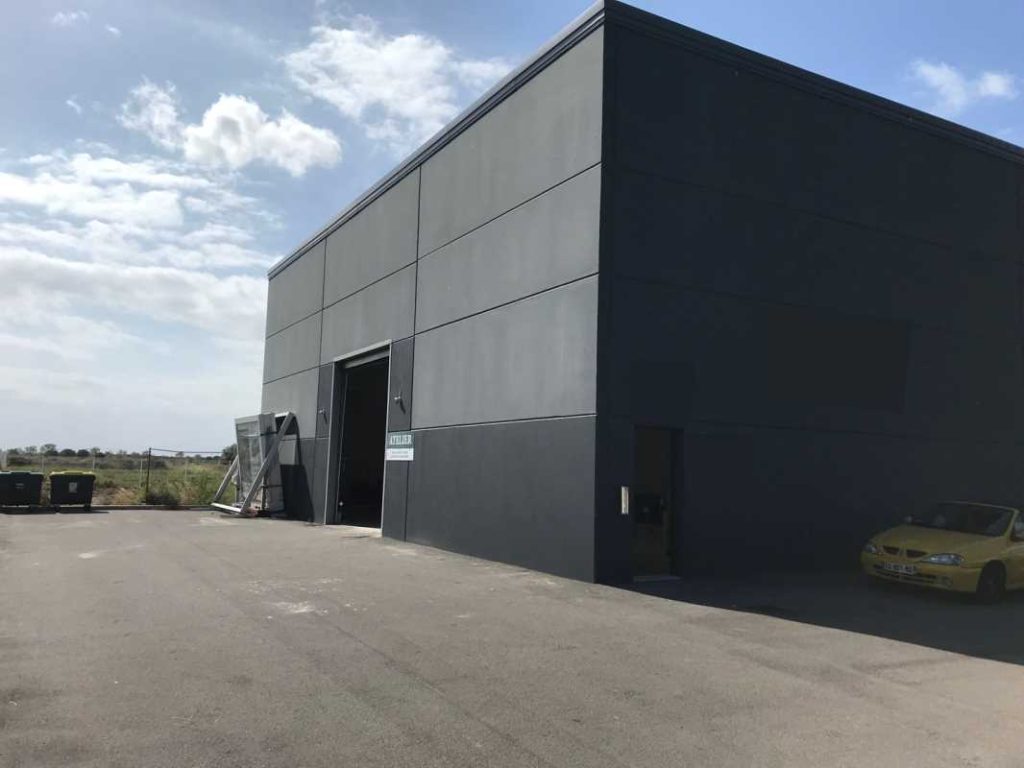 Local d&rsquo;activité de 200 m² à louer à Perpignan