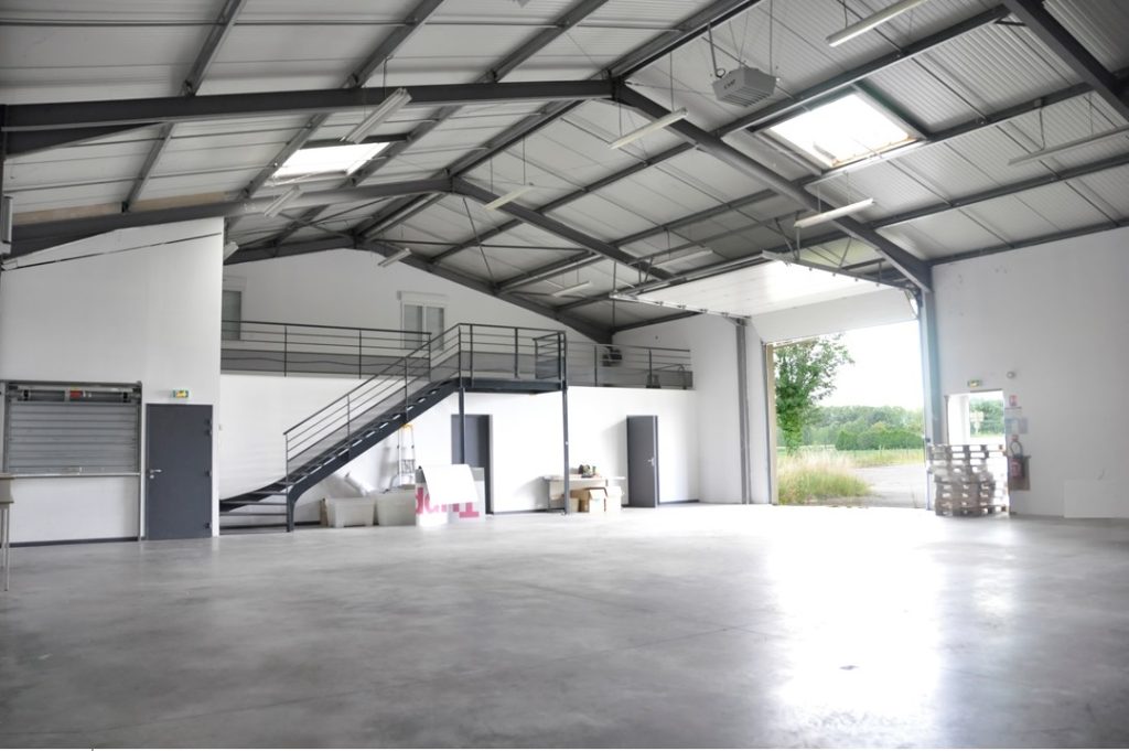 Local d’activité de 645 m² à l’achat ou à la location – Bourran (47)
