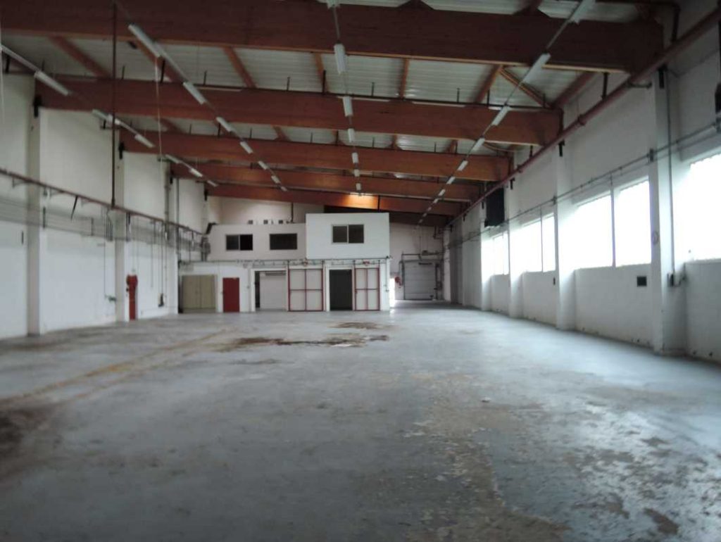 Local d&rsquo;activités à louer et à vendre Paris -1440 m² – Seine et Marne