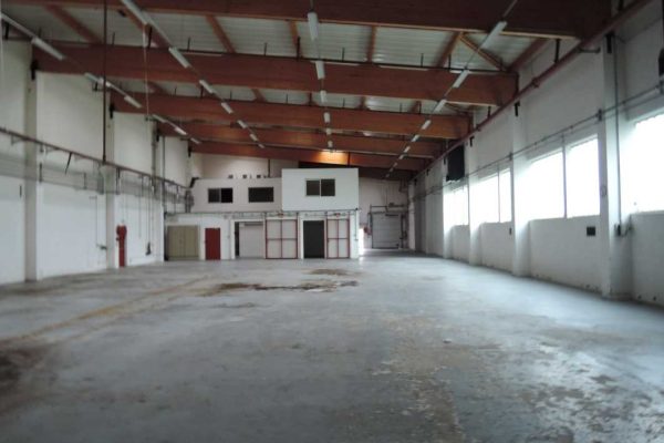 Local d&rsquo;activités à louer et à vendre Paris -1440 m² – Seine et Marne